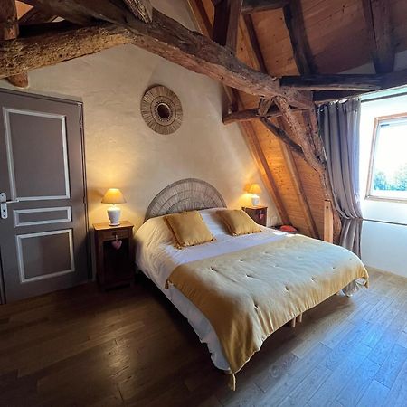 Chambre D'Hotes La Ferme De La Croix. サン・タヴィ・セニュール エクステリア 写真