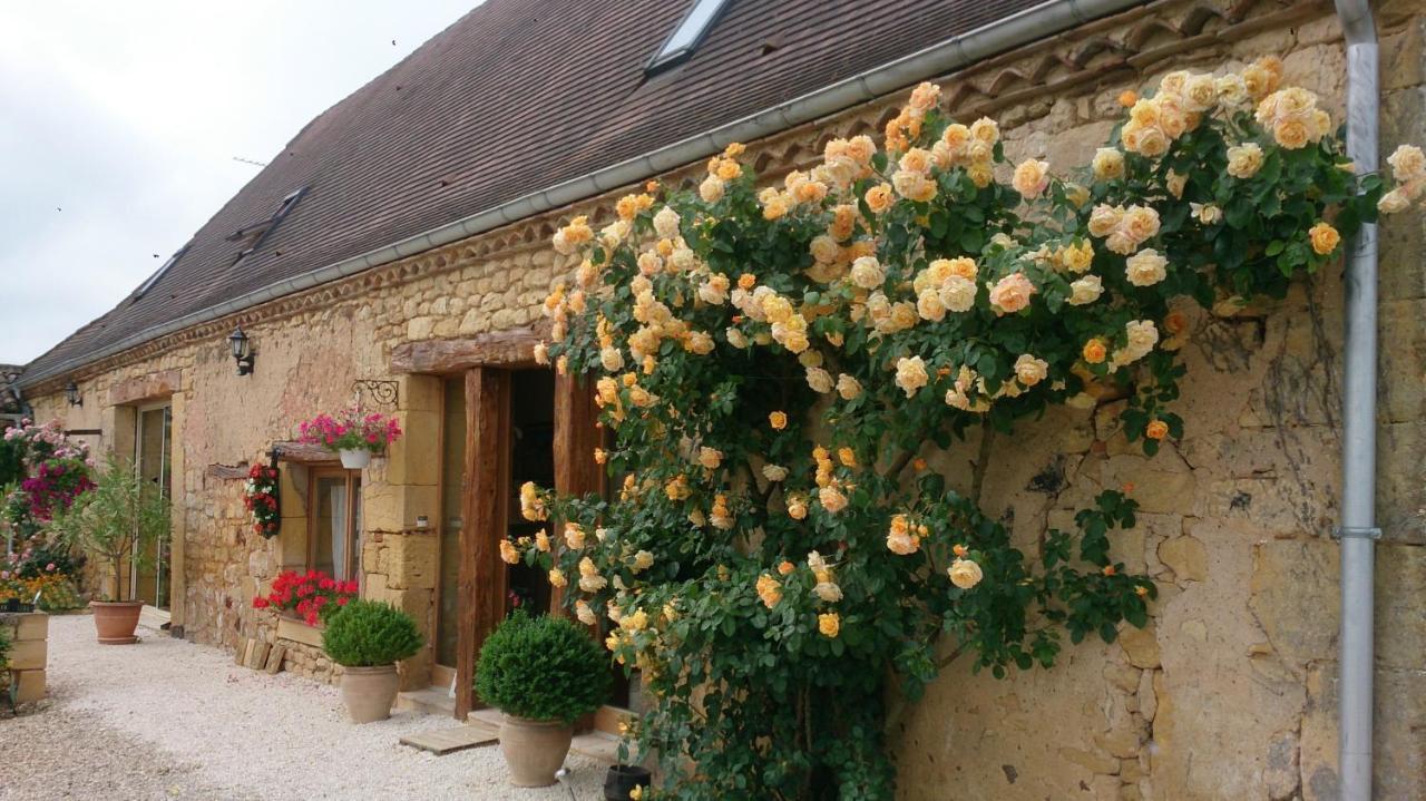 Chambre D'Hotes La Ferme De La Croix. サン・タヴィ・セニュール エクステリア 写真