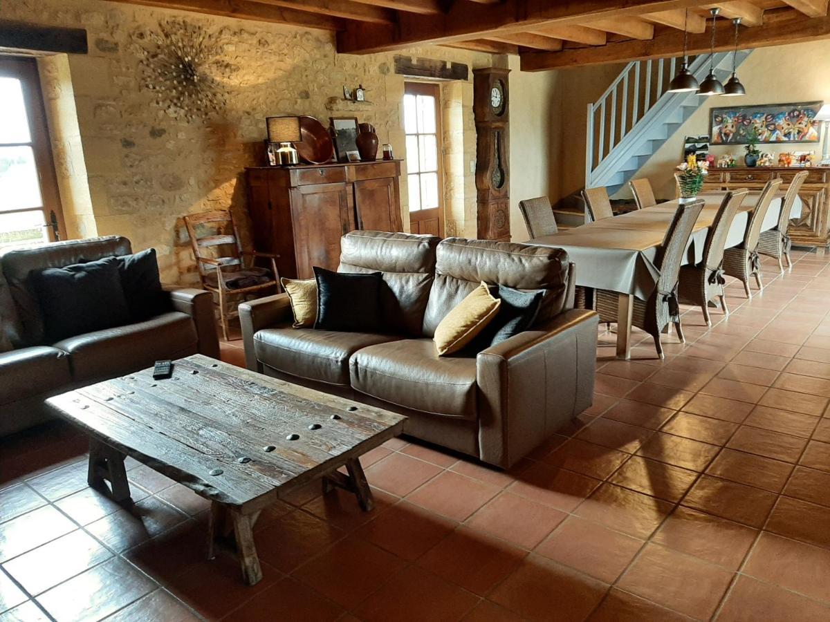 Chambre D'Hotes La Ferme De La Croix. サン・タヴィ・セニュール エクステリア 写真